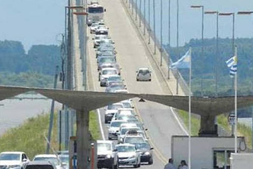 CARU confirmó obras en el puente San Martín y prorrogó el mantenimiento del dragado del río Uruguay