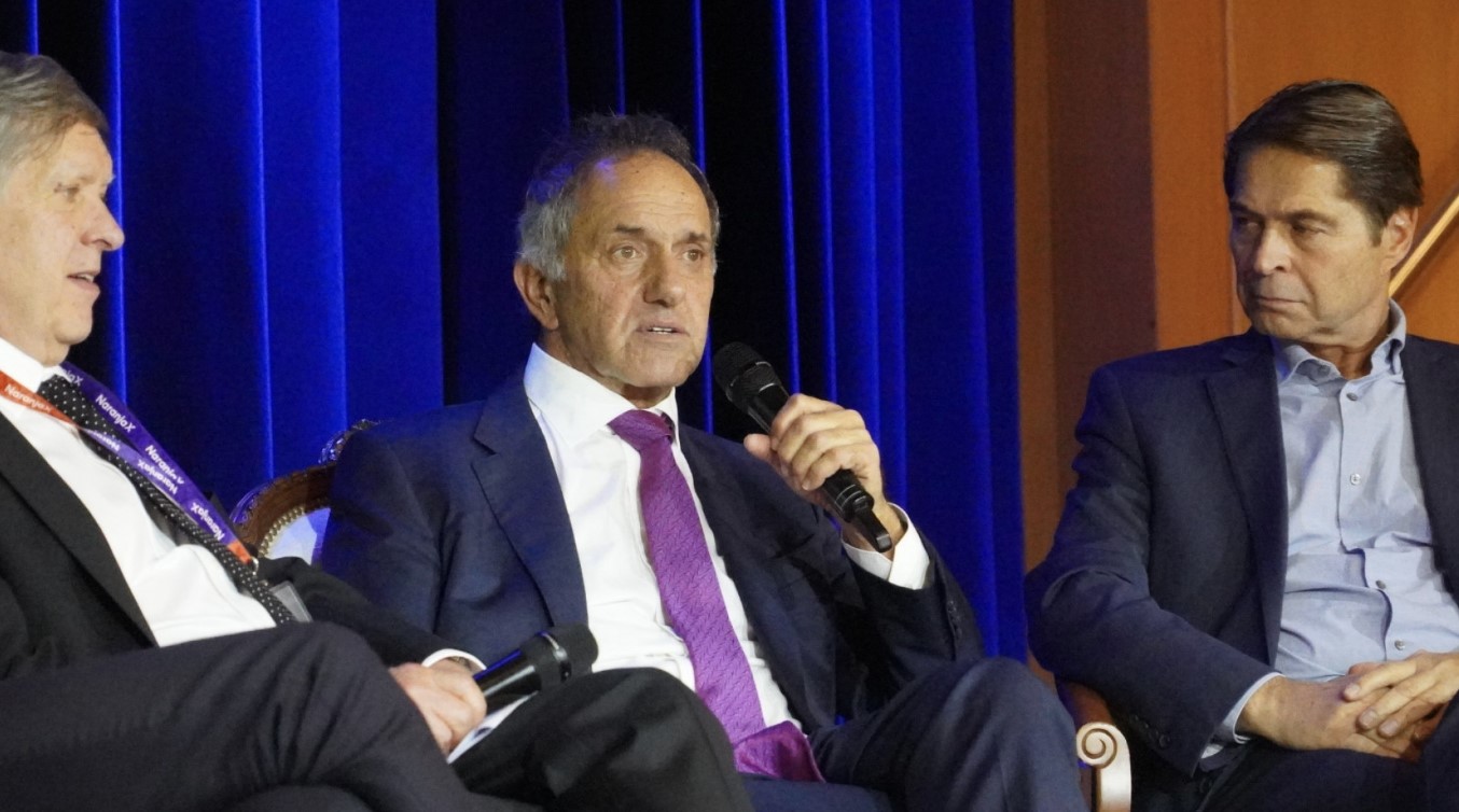 Imagen de noticia Daniel Scioli visitará este viernes el Mundial de Canotaje Maratón en Gualeguaychú