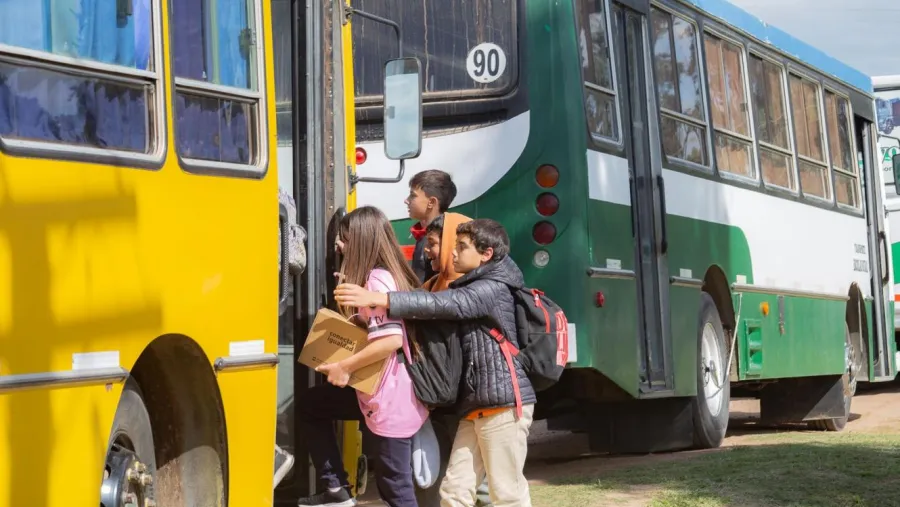 Imagen de noticia Destacan el alcance e importancia del transporte escolar rural para más de 10.000 estudiantes de la provincia