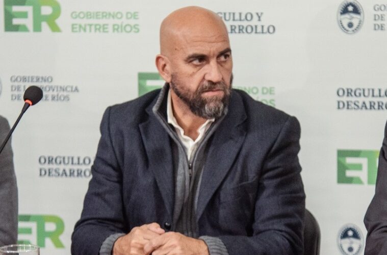 Imagen de noticia Gallegos relativiza corte de prestaciones a OSER en Uruguay