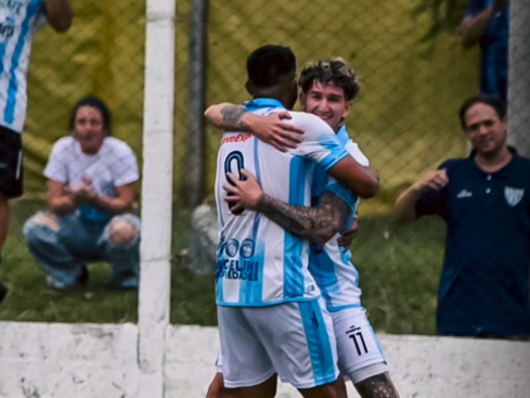 Imagen de noticia Juventud Unida goleó en su paso por La Histórica y quedó a un paso de los cuartos de final