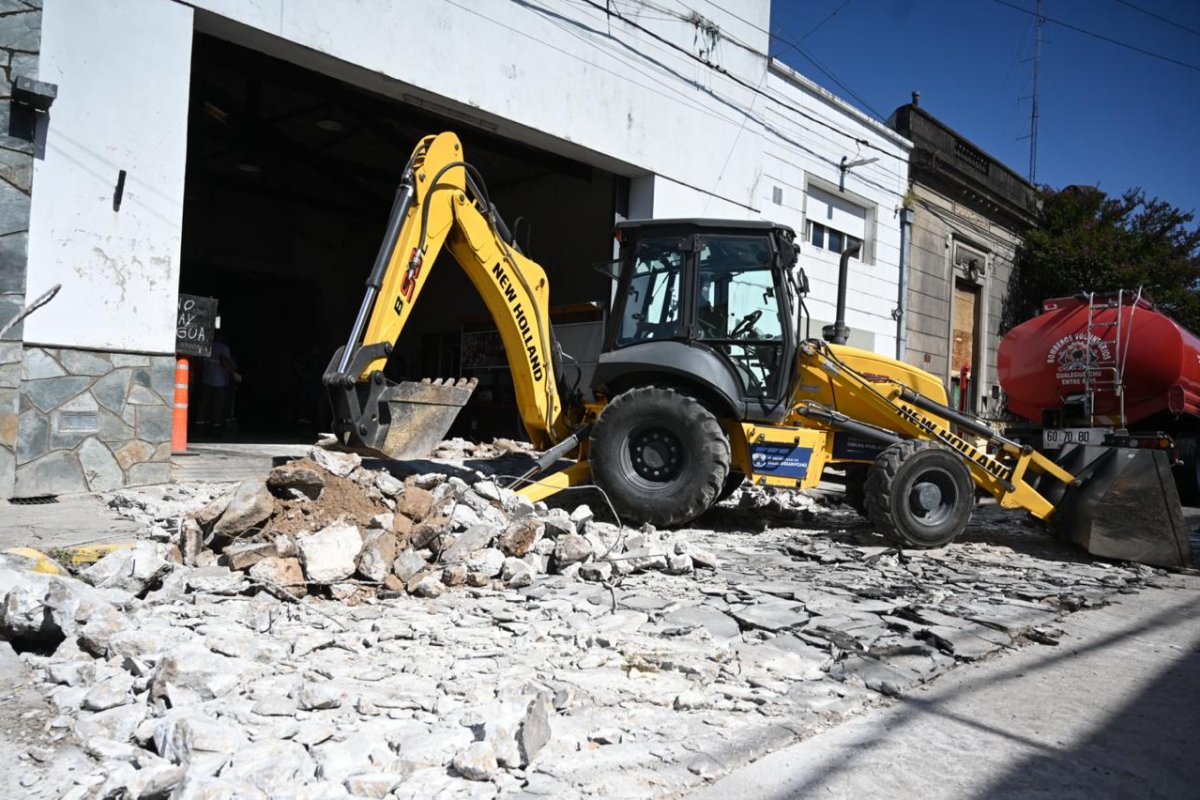Imagen de noticia Este martes continuará la interrupción deL tránsito por trabajos de reconstrucción en el cuartel de Bomberos