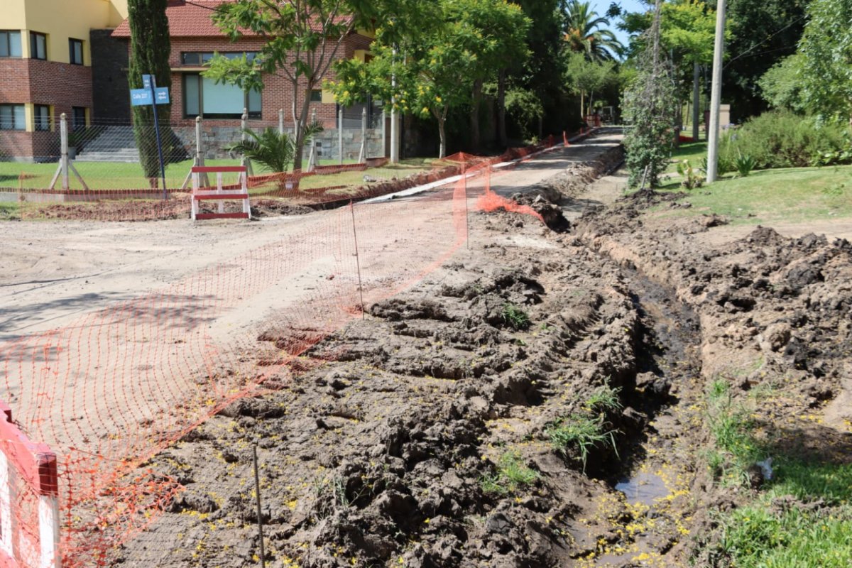 Avanzan obras viales y de desagüe en el barrio Sumalao