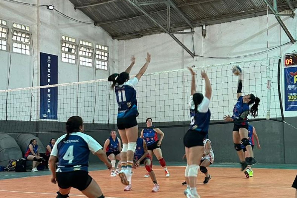 Este domingo finaliza el primer torneo de vóley de verano