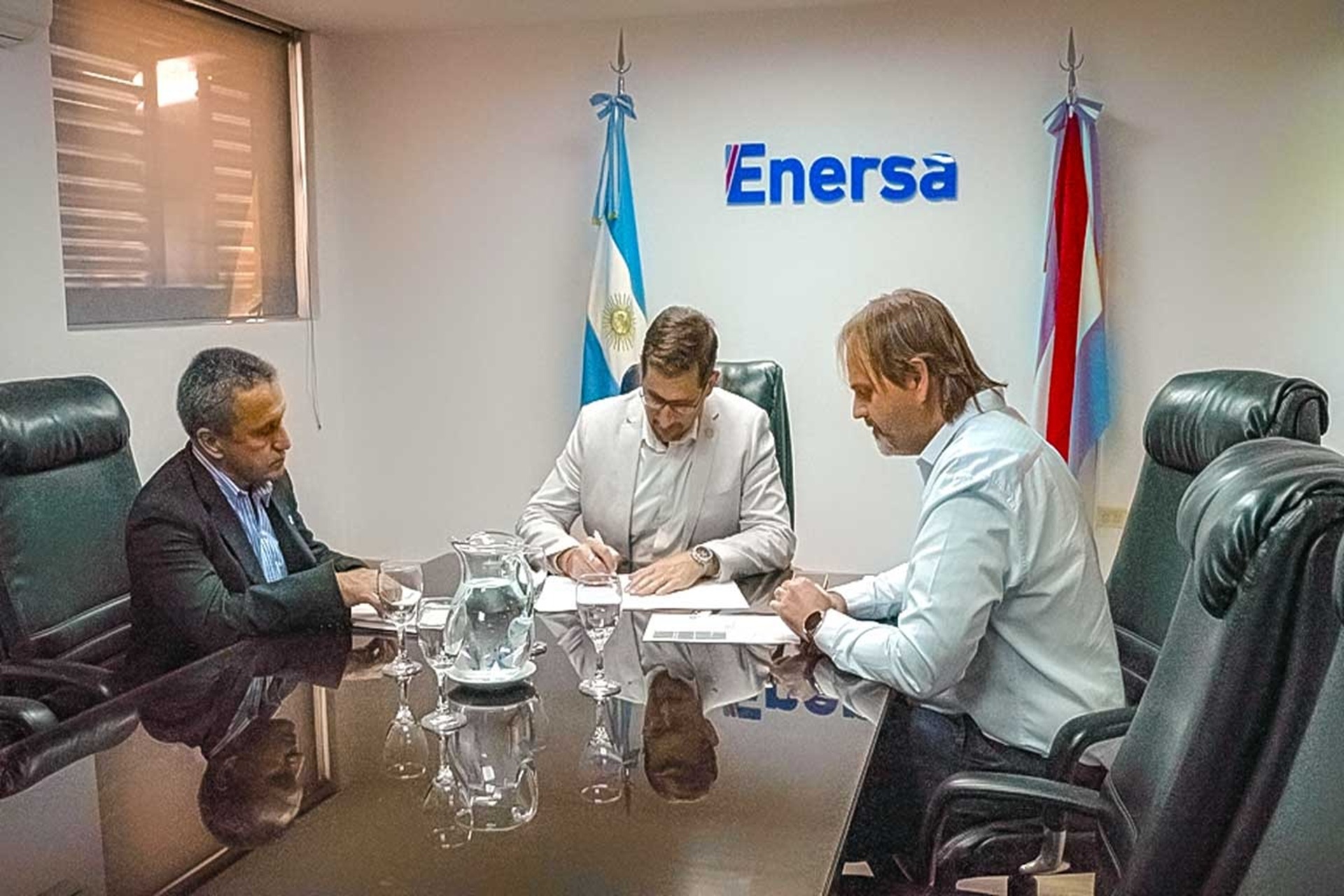 Enersa y el municipio de Aldea Brasilera firmaron un convenio para desarrollar un parque solar