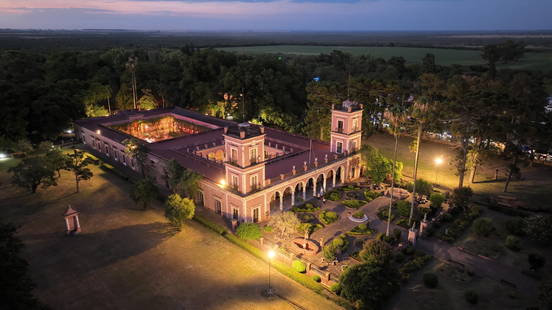 Imagen de noticia Nación y Provincia acordaron poner en valor el Palacio San José