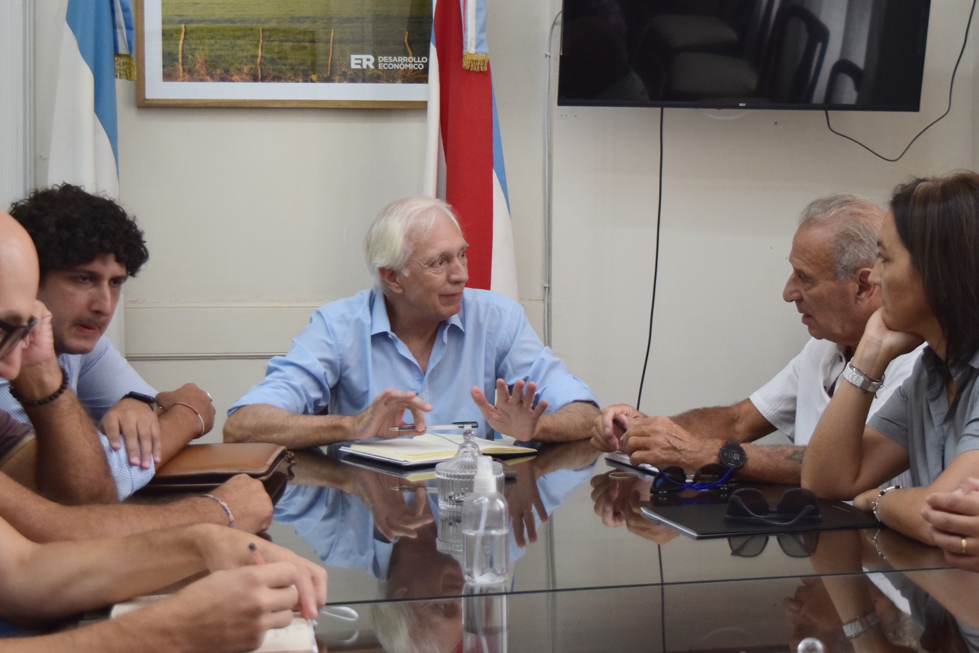 Con políticas públicas la provincia acompaña el desarrollo de la lechería