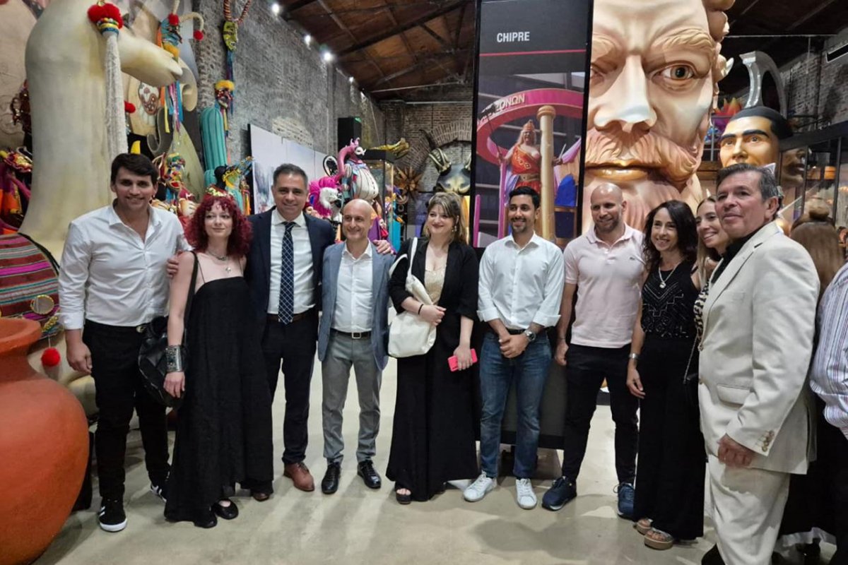 Imagen de noticia Gualeguaychú inauguró una muestra fotográfica que une los carnavales de Europa y América Latina