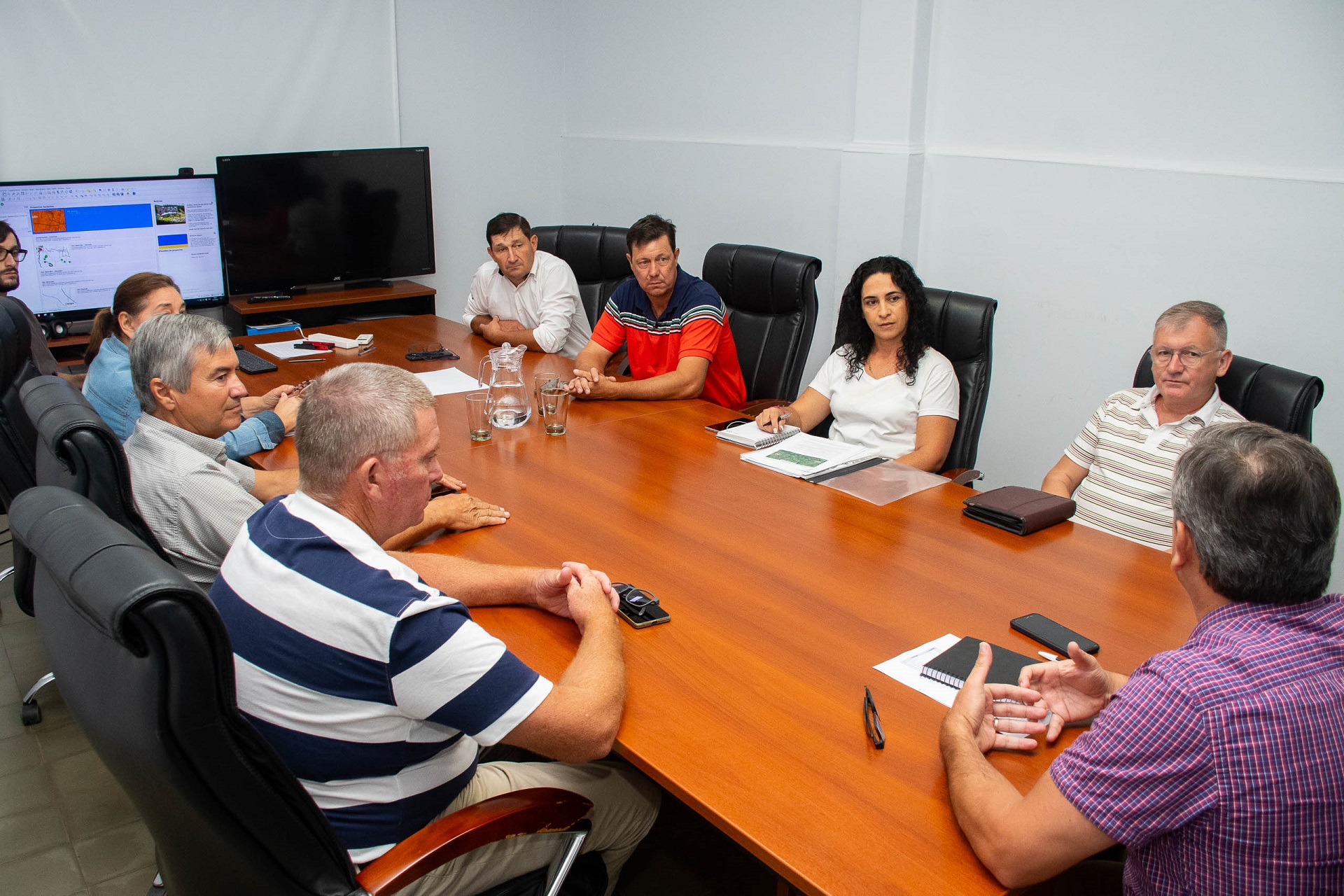 Imagen de noticia Analizan la firma de convenios para el mantenimiento de caminos del departamento Paraná