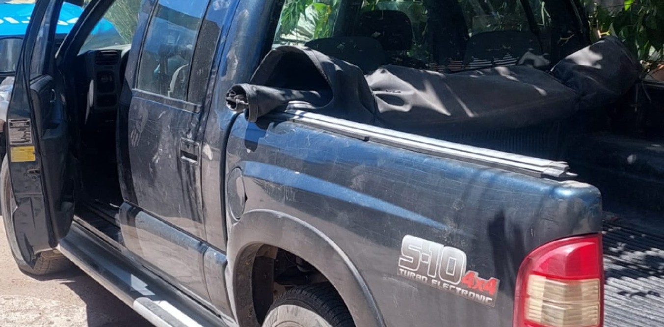 Secuestran una camioneta vinculada al robo de un tráiler en Rincón del Gato