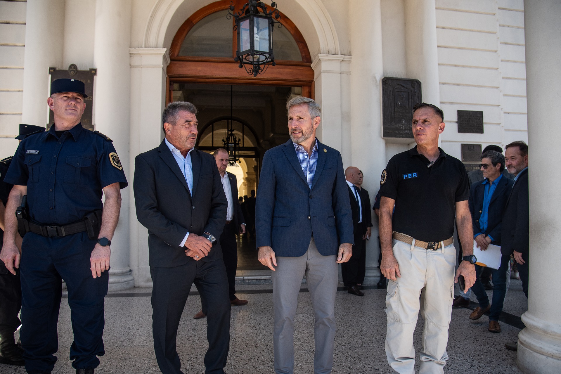 Imagen de noticia El Gobierno provincial dispuso una mejora salarial para la Policía y el Servicio Penitenciario
