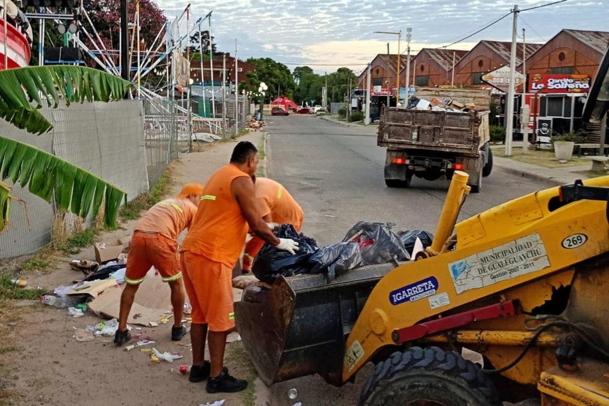 Imagen de noticia Tras el movimiento turístico del finde largo, Higiene Urbana removió 50 camiones de basura
