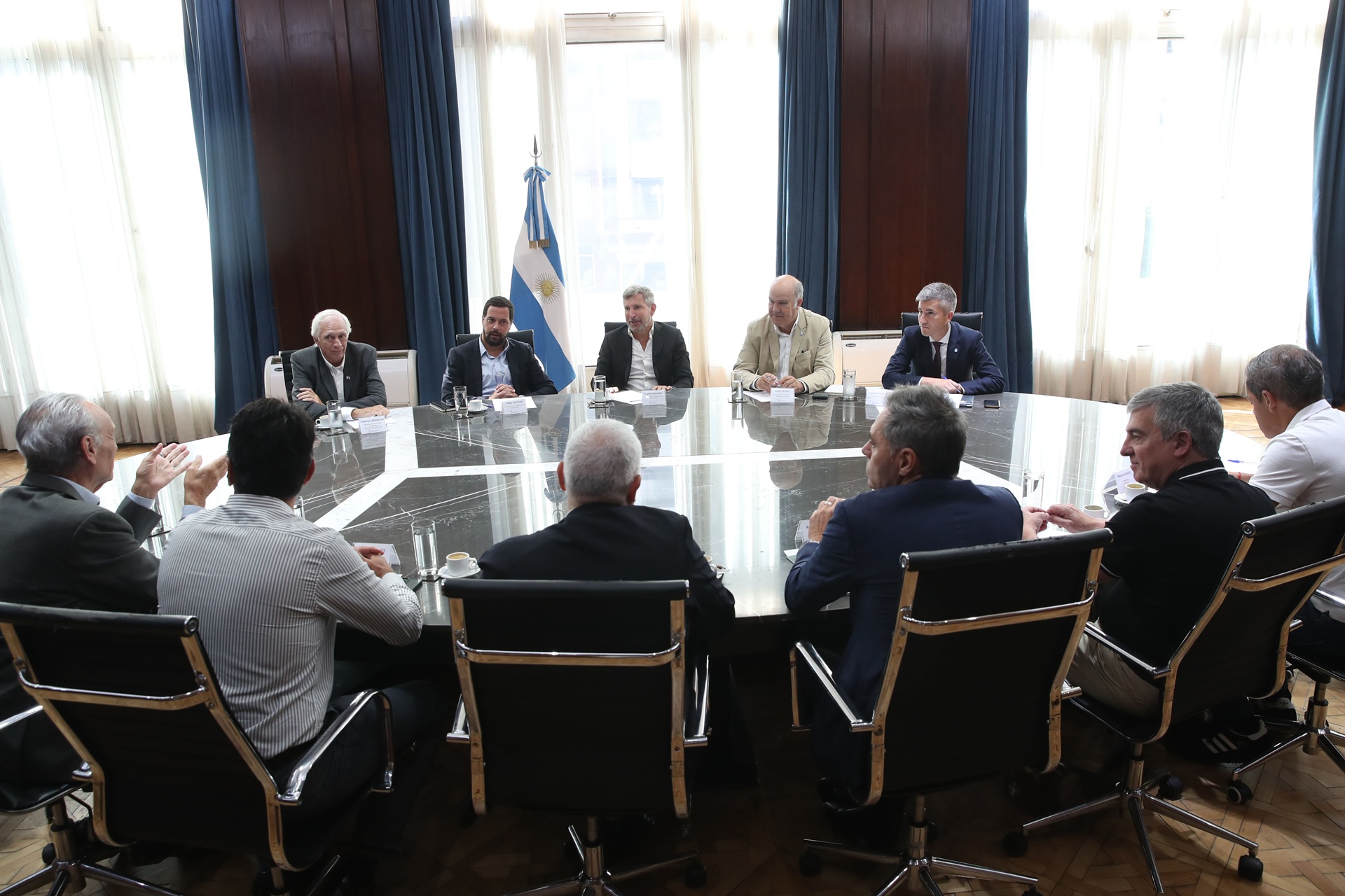 Imagen de noticia Frigerio gestiona junto a empresarios más oportunidades para el sector avícola