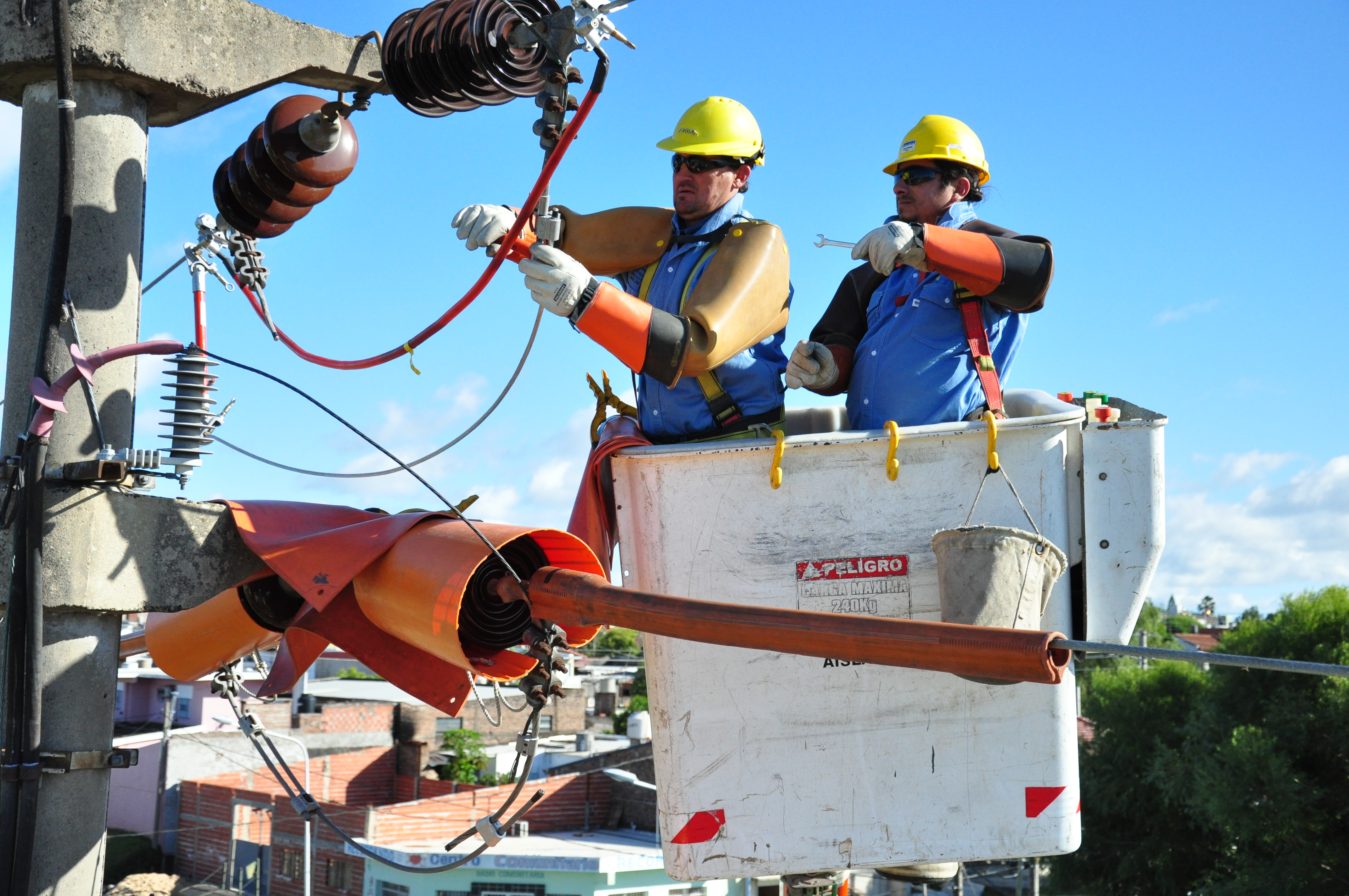 Imagen de noticia Enersa trabaja de manera ininterrumpida para restablecer el servicio eléctrico en las zonas afectadas