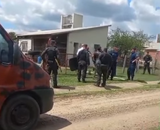 Imagen de noticia Rescataron tres perros tras la difusión de un video de maltrato en barrio Totó Irigoyen