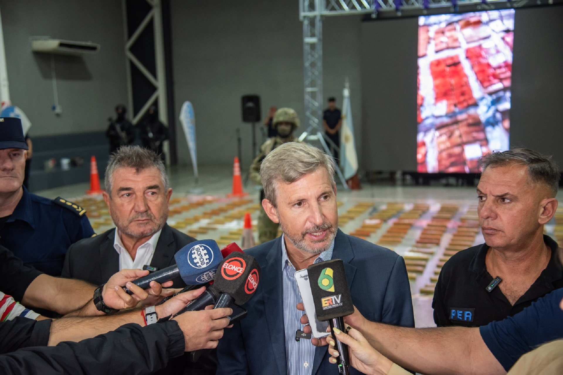 Imagen de noticia El gobernador resaltó el accionar policial tras el secuestro de más de 1.300 kilos de marihuana