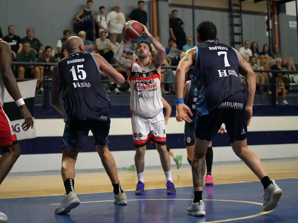 Central Entrerriano lo dio vuelta en el final y sigue firme en la cima