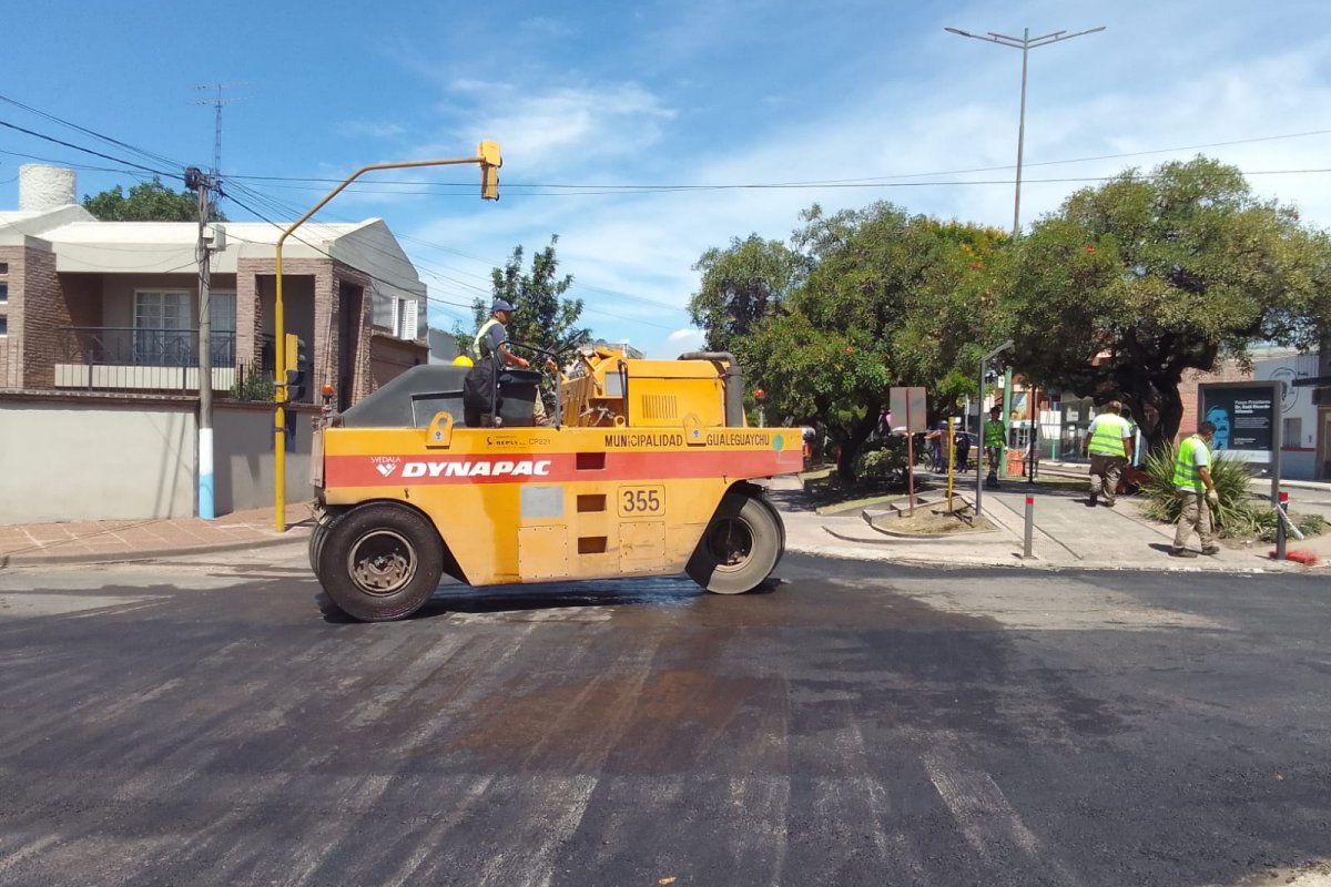 Imagen de noticia Finalizaron los trabajos de reasfaltado en la intersección de Urquiza y Avenida Parque