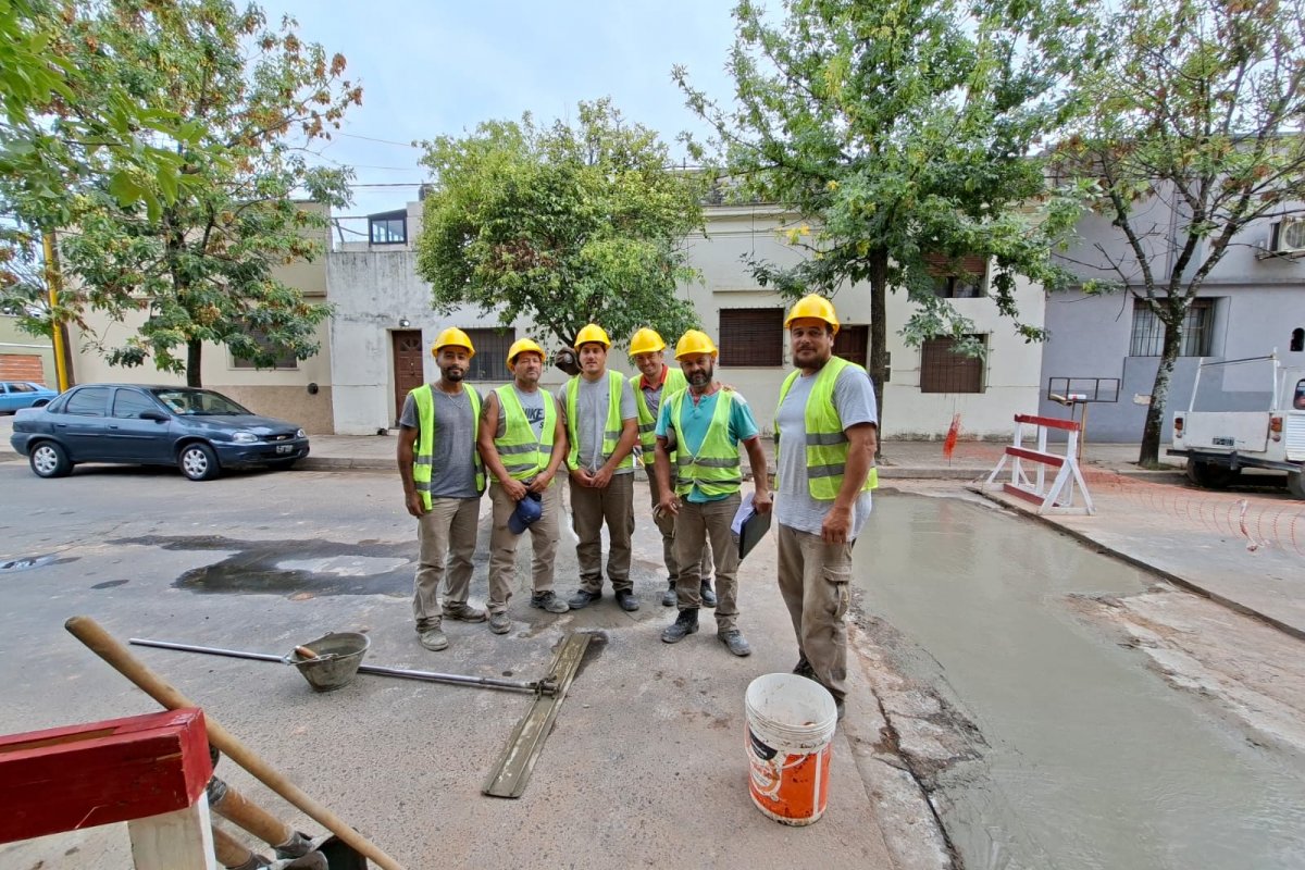 Imagen de noticia El Gobierno de Gualeguaychú entregó cascos a los trabajadores de Obras Públicas