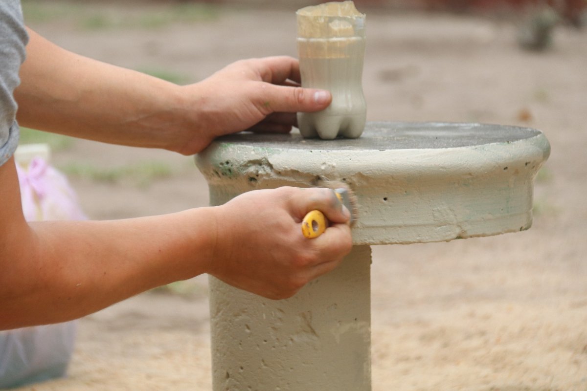 Imagen de noticia Plaza Urquiza se renovó con pintura y restauración de mobiliario