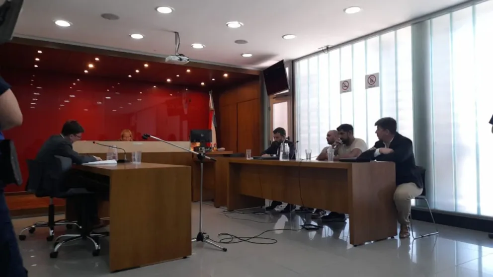 Dictan prisión preventiva a sospechoso de estafar a una mujer e imponen restricciones en libertad a su presunto encubridor