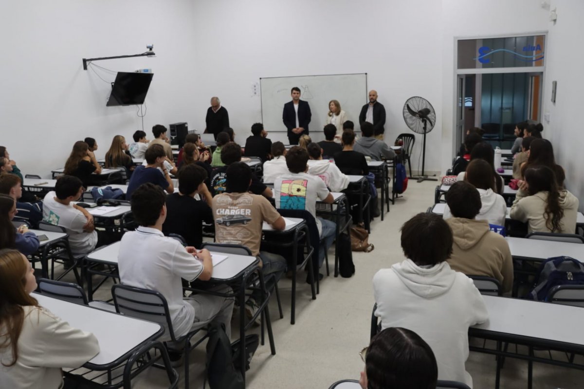 Imagen de noticia Más de 100 estudiantes iniciaron el programa “Vamos a la Universidad” en Gualeguaychú