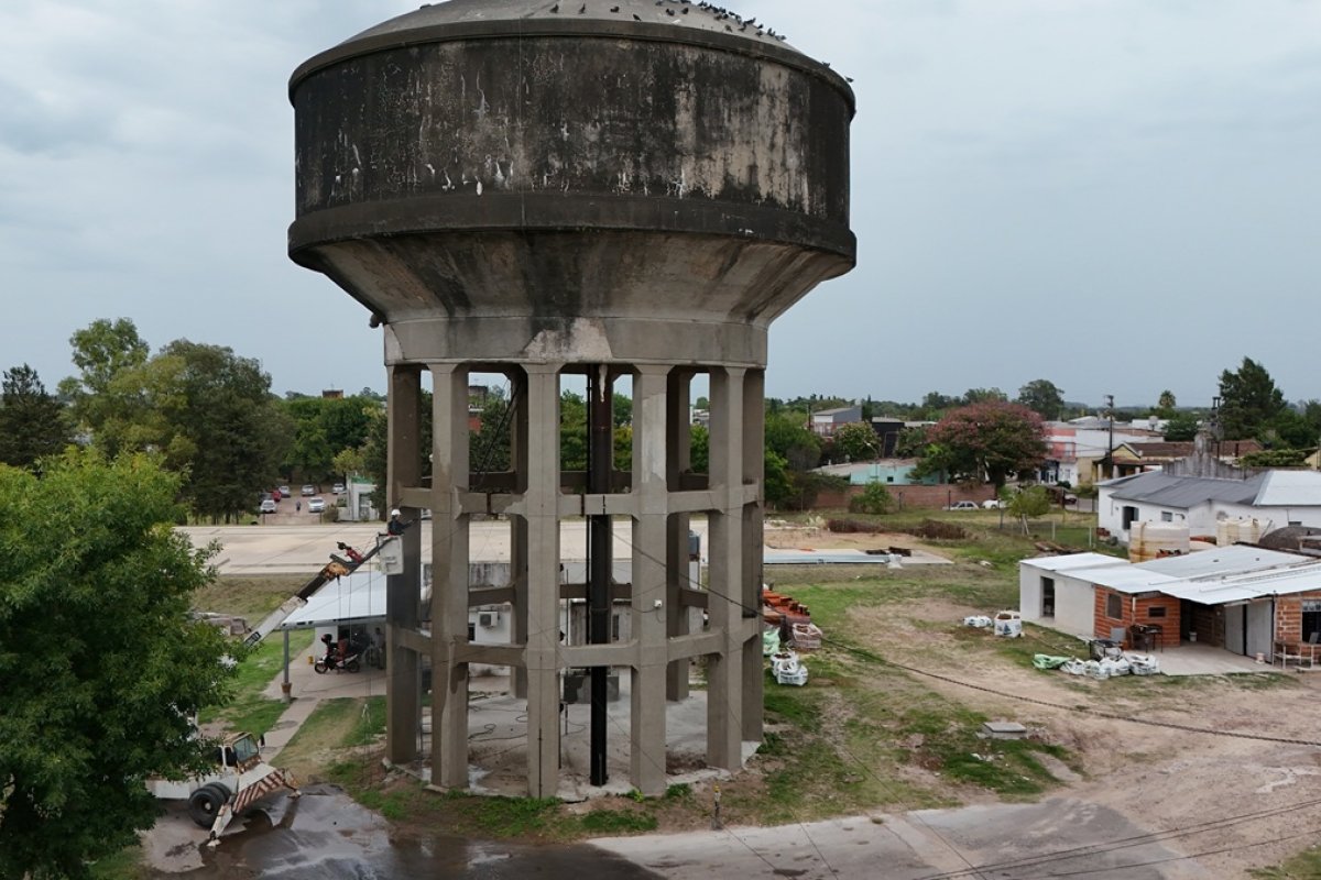 Imagen de noticia Avanzan los trabajos de recuperación en el histórico tanque de Obras Sanitarias