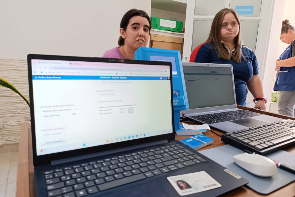 Imagen de noticia La SUBE llega a las escuelas y ya se actualizaron más de 1.300 tarjetas en marzo