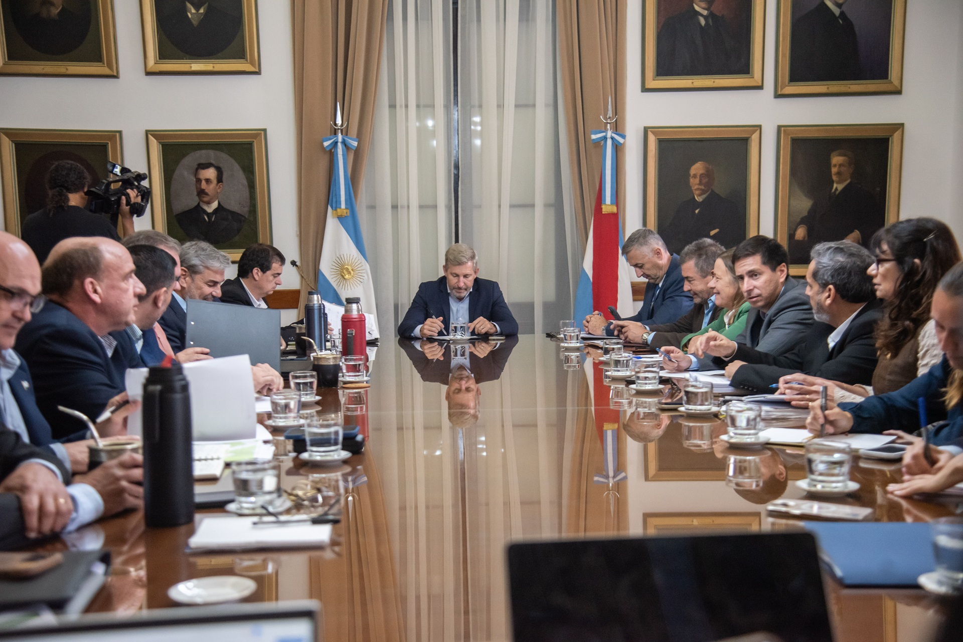 Imagen de noticia El gobernador encabezó una nueva reunión de gabinete con foco en la gestión y la seguridad en escuelas