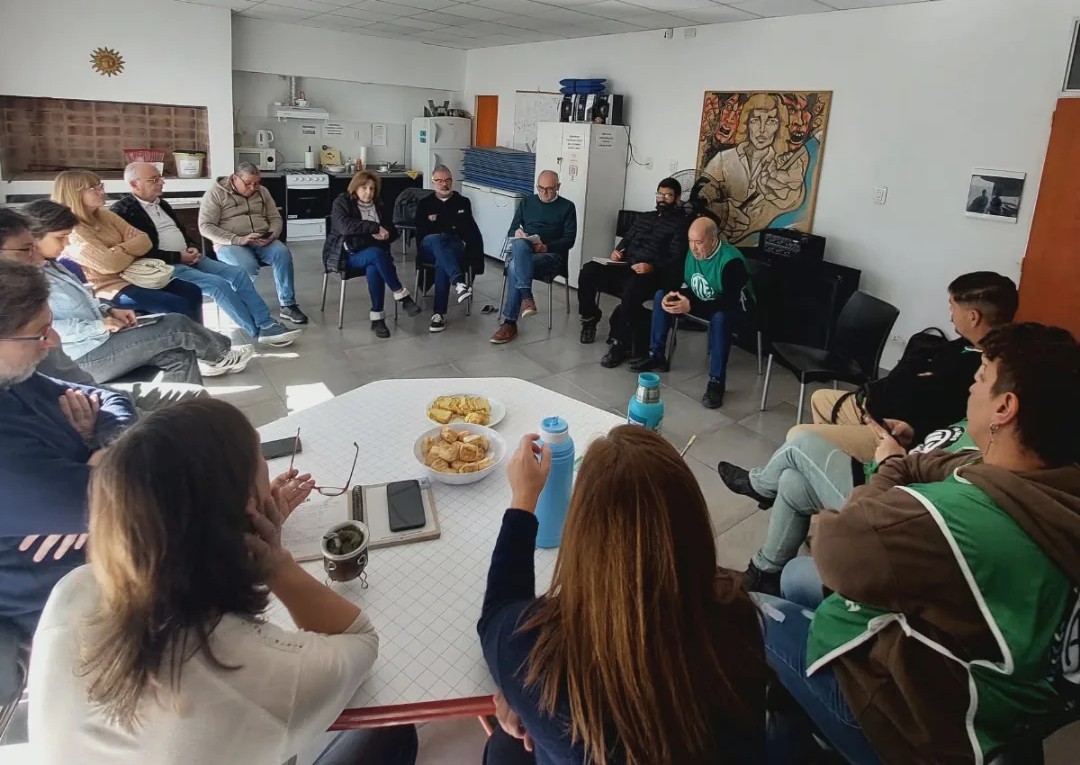 Imagen de noticia Gremios se reunieron con Benedetti y manifestaron su rechazo a la reforma de la Caja