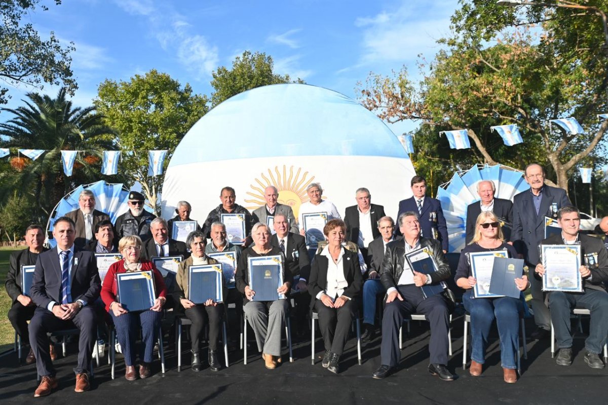 Imagen de noticia Gualeguaychú homenajeó a veteranos y caídos de Malvinas y los declaró Ciudadanos Ilustres