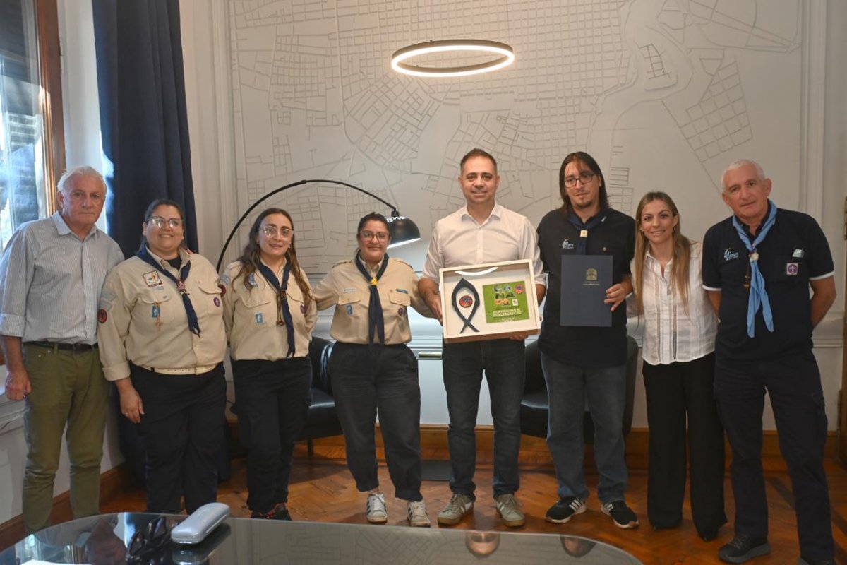 Imagen de noticia Davico recibió a referentes de Scouts tras el Campamento Nacional de Patrullas