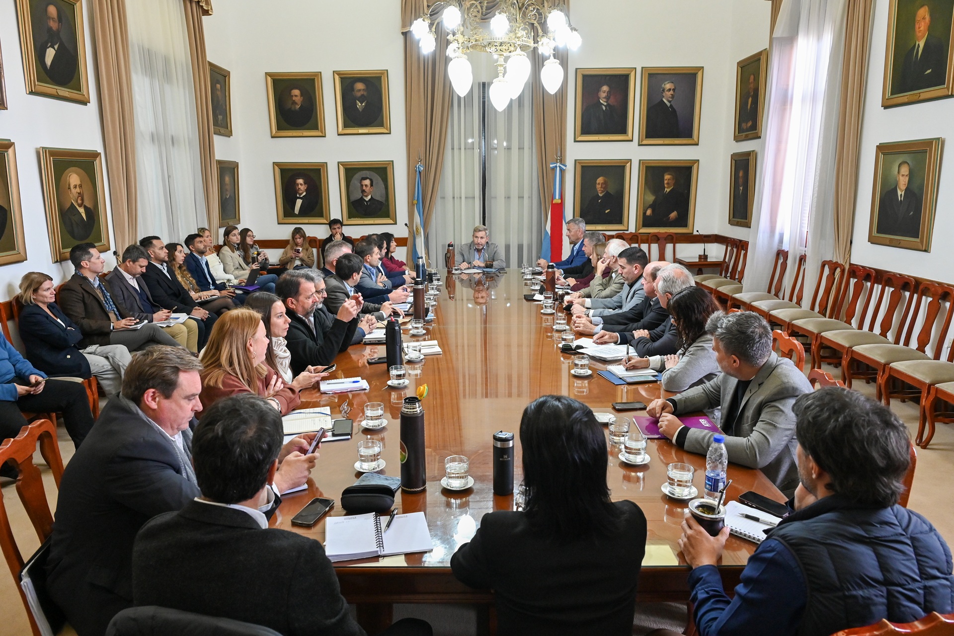 Imagen de noticia El gobernador presidió una nueva reunión de gabinete para repasar temas de gestión