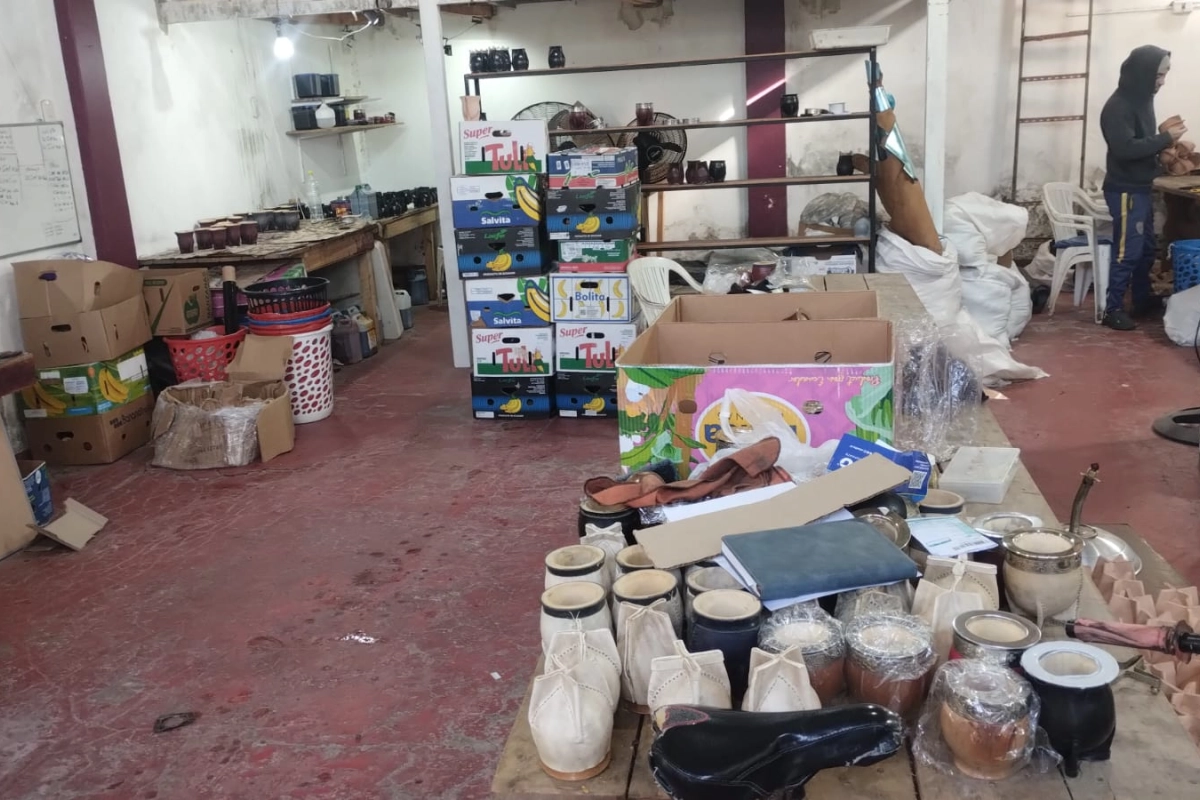 Imagen de noticia Entraron por un ventiluz y desvalijaron una fábrica de mates