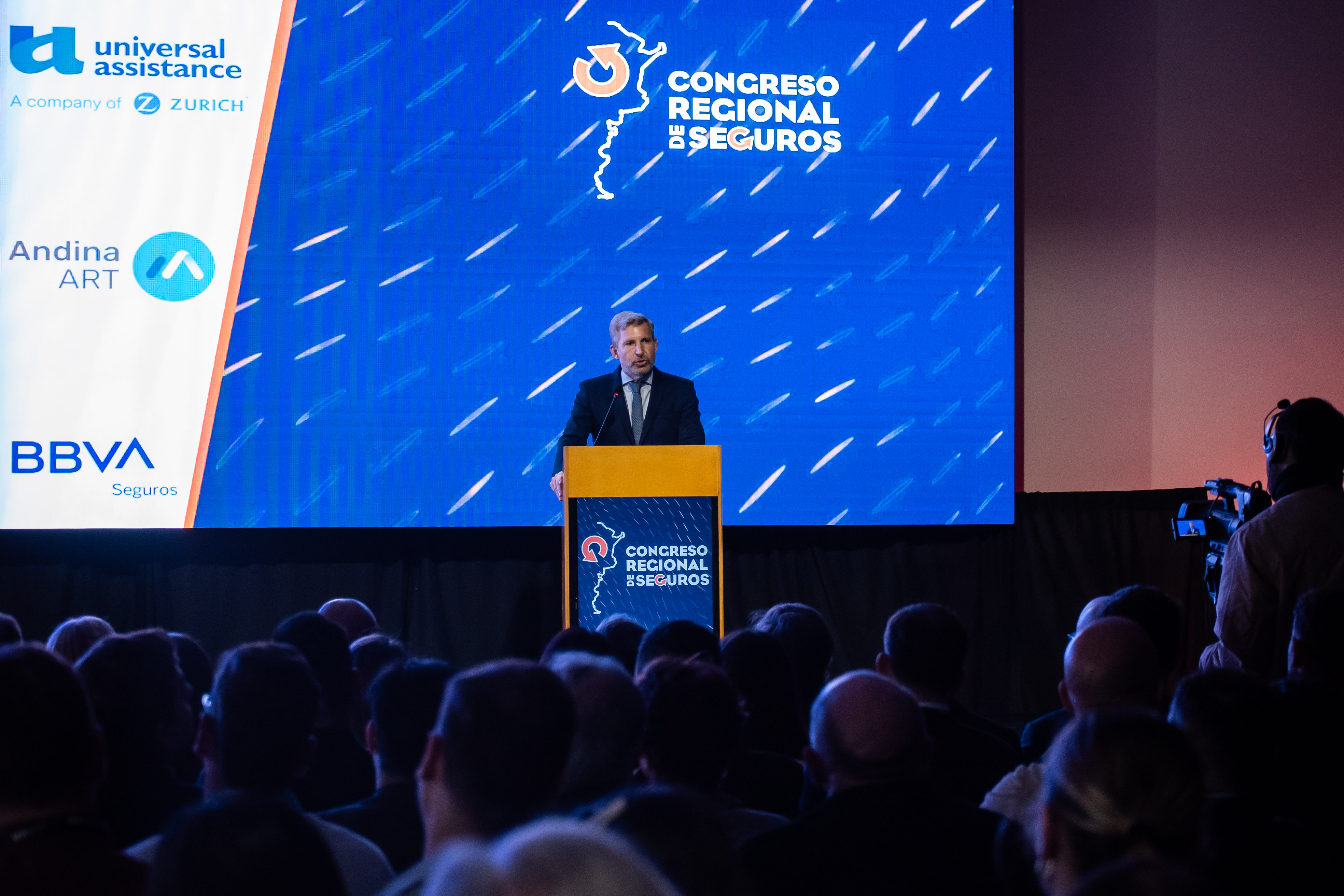 Imagen de noticia Frigerio participó del Congreso Regional de Seguros y destacó el rol del sector en el desarrollo productivo