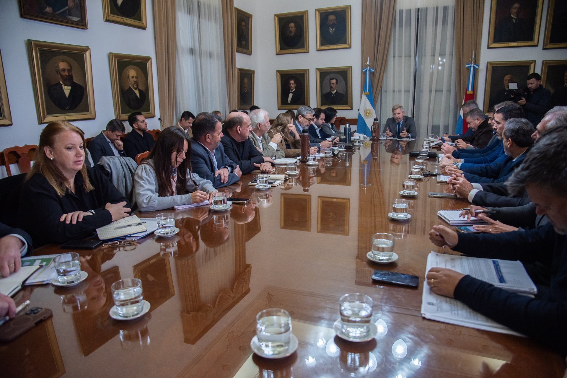 Imagen de noticia Modernización estatal y obras prioritarias estuvieron en la agenda de la reunión de gabinete