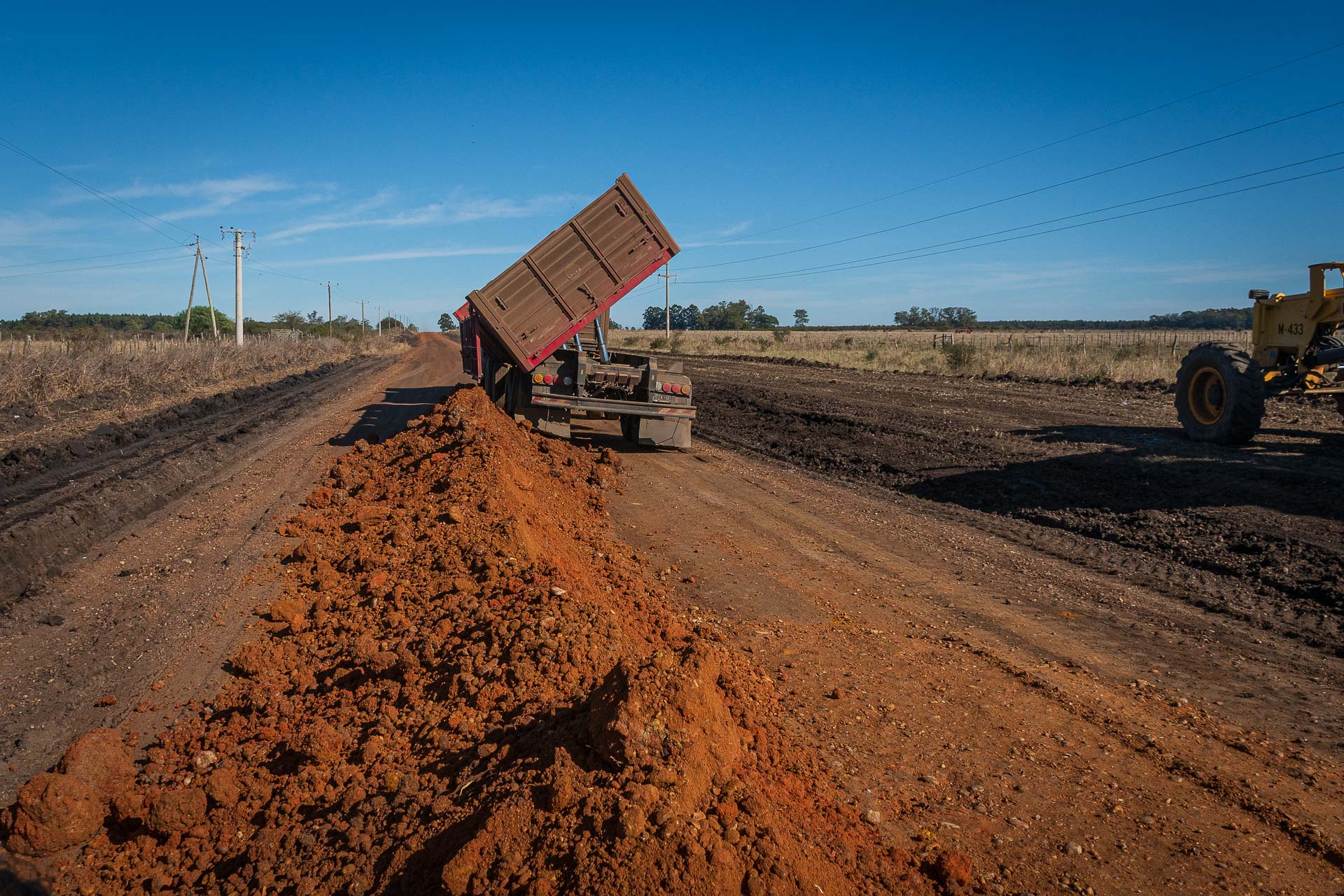 Imagen de noticia Se presentaron siete ofertas para mejorar caminos rurales en seis departamentos