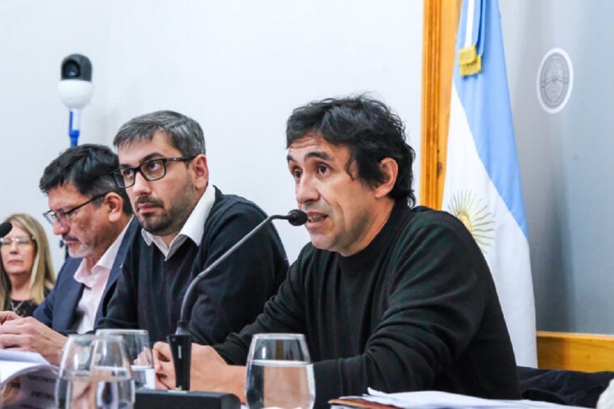 Imagen de noticia Golpe para Frigerio: los cuatro gremios docentes rechazaron en bloque la reforma jubilatoria