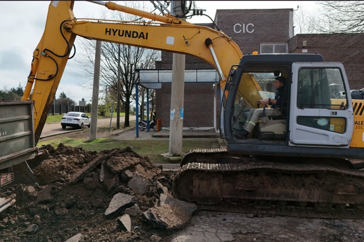 Imagen de noticia La obra en calle Perigan está en marcha con demoliciones y renovación de conexiones