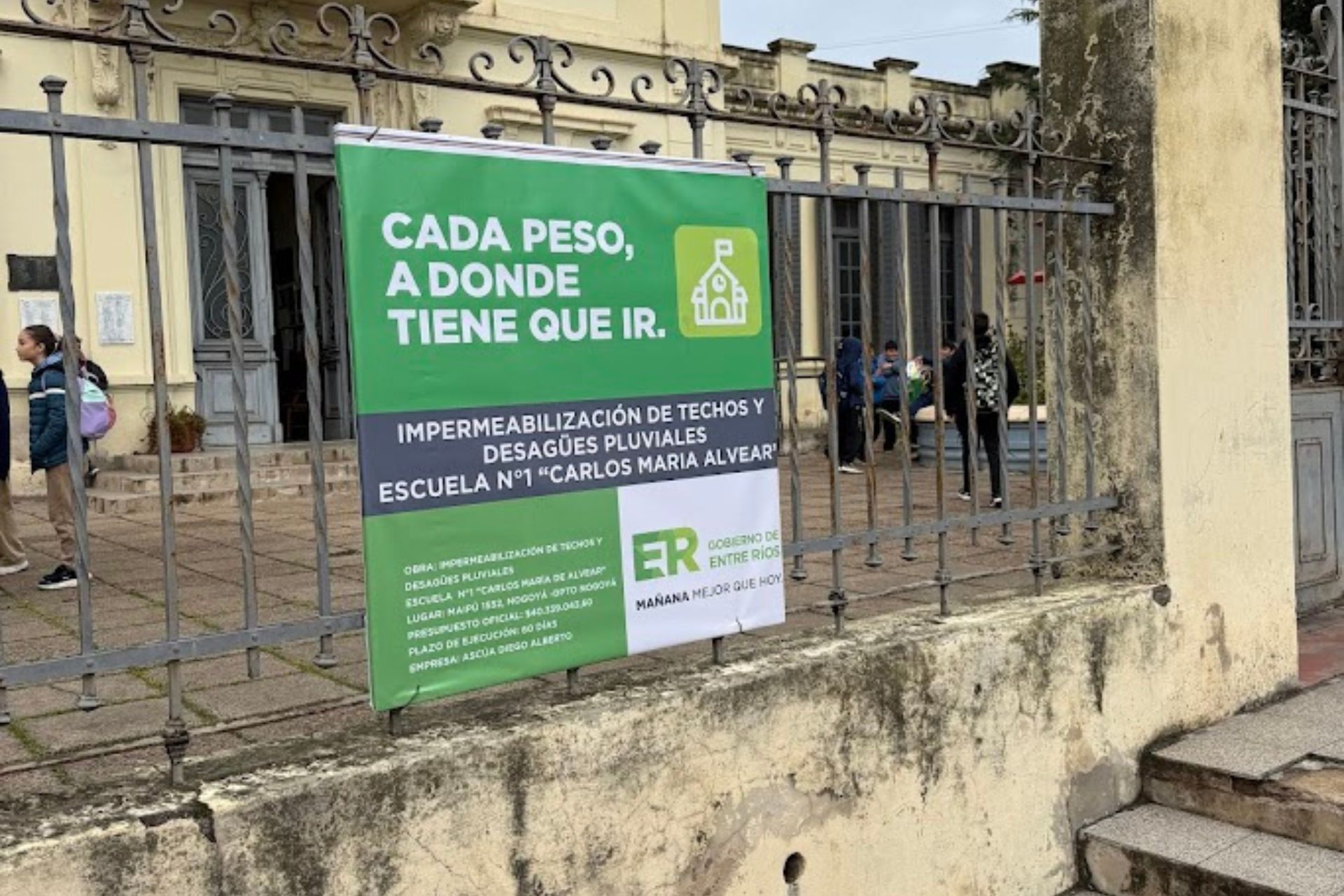 Imagen de noticia Más de 300 estudiantes se beneficiarán con obras en una histórica escuela de Nogoyá