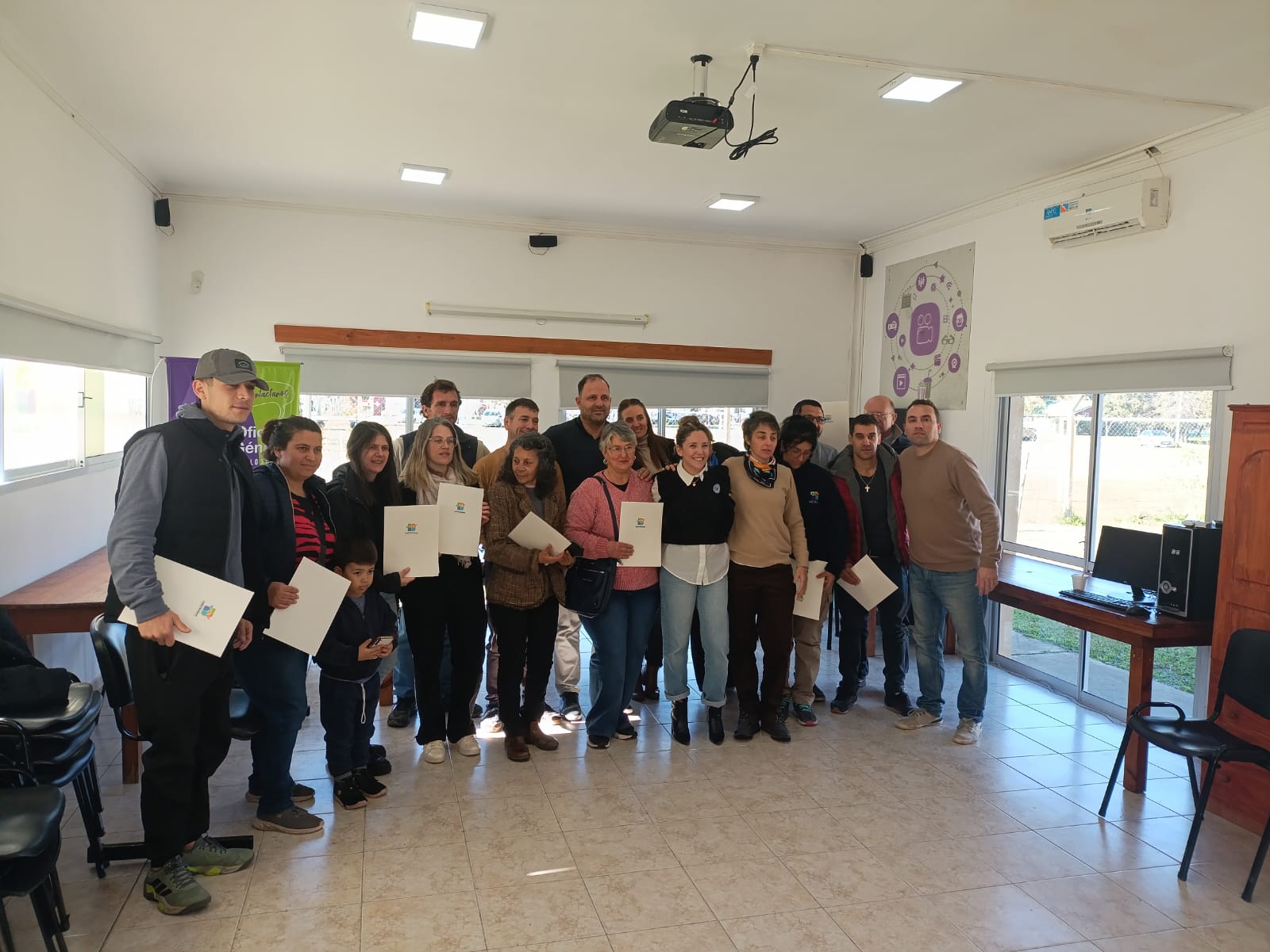 Pueblo Belgrano entregó los primeros microcréditos a emprendedores locales