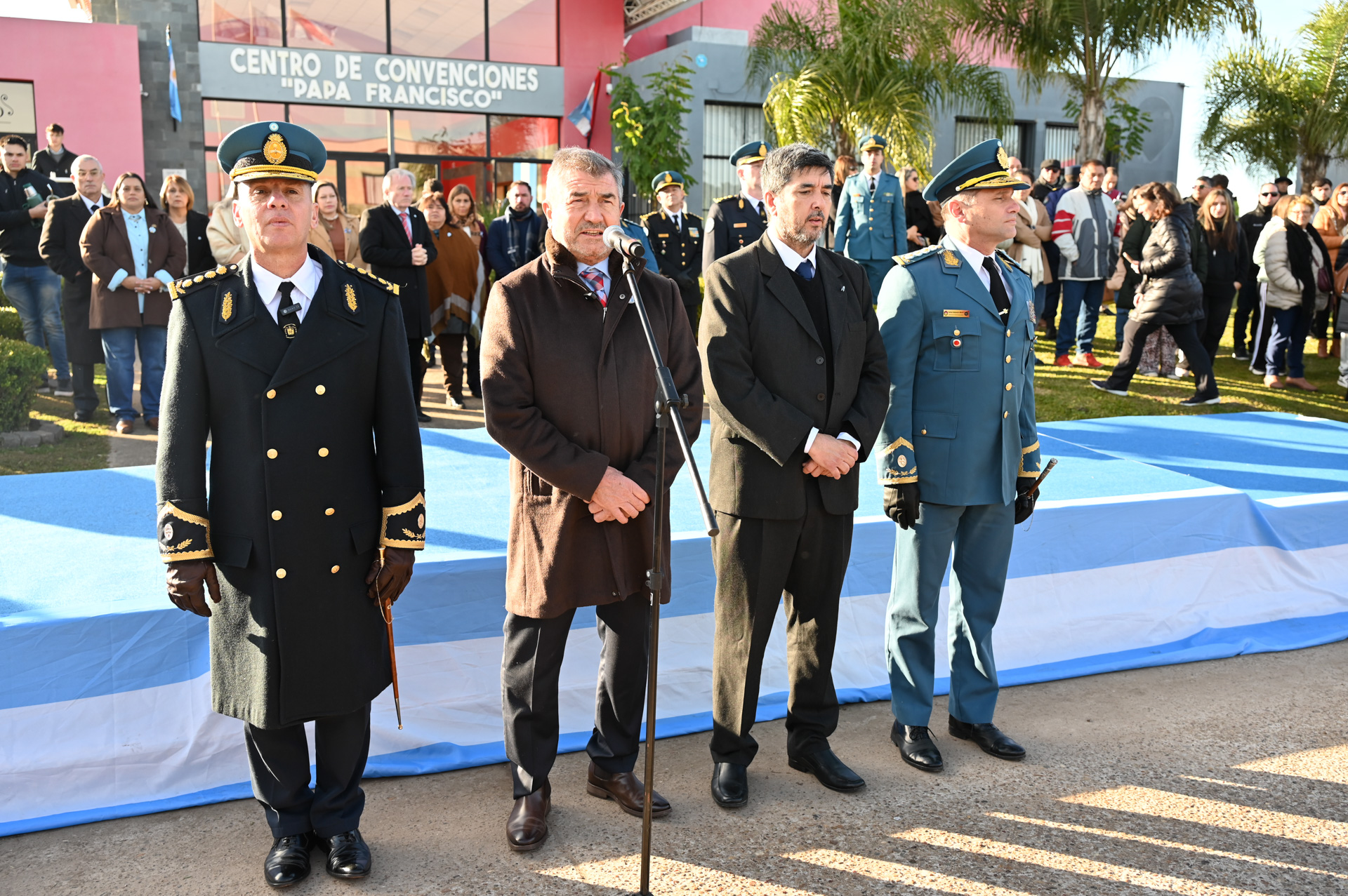 Imagen de noticia Cadetes y aspirantes de la Policía y el Servicio Penitenciario juraron fidelidad a la Bandera Argentina