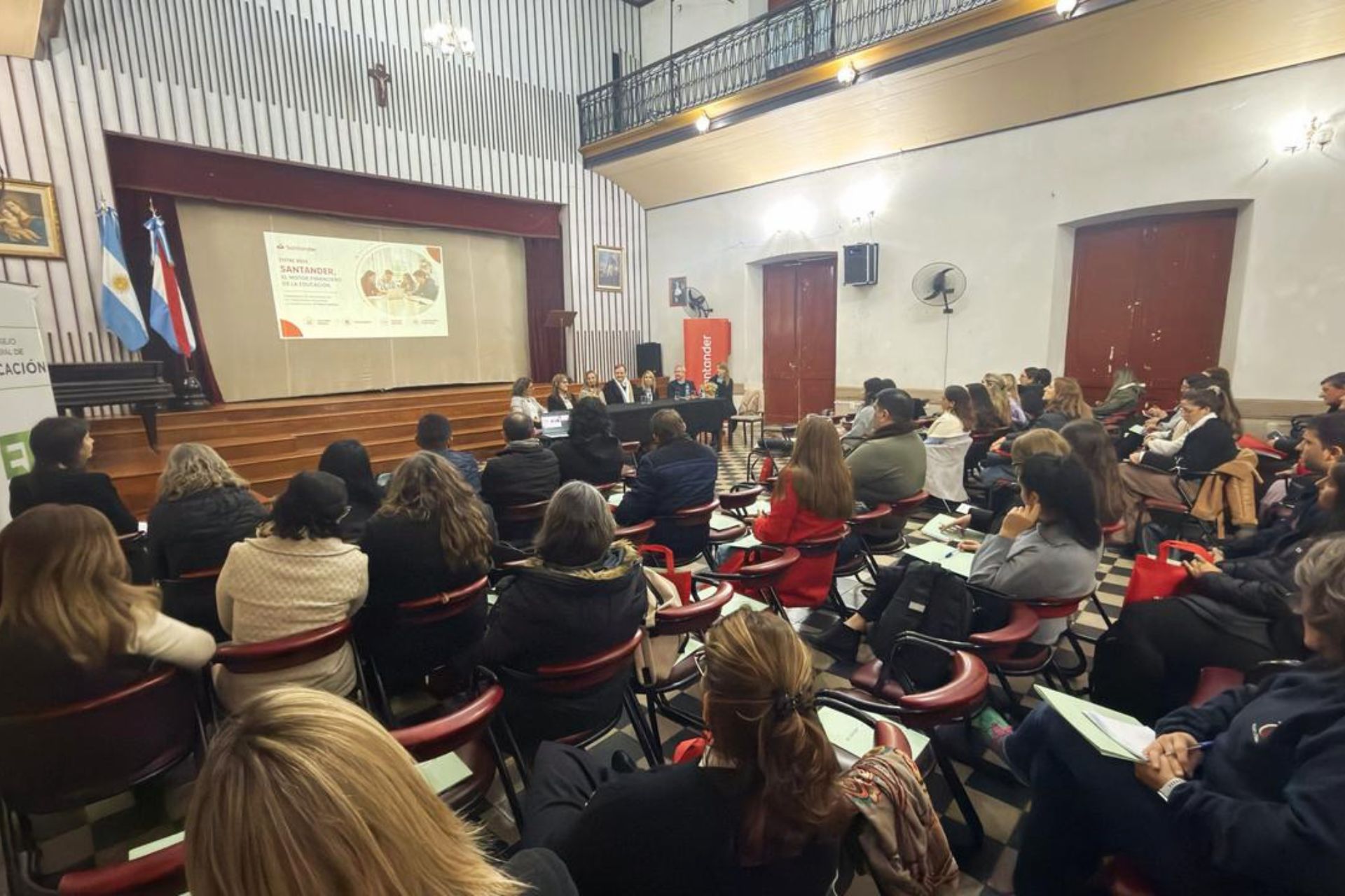 Imagen de noticia Cien directivos cursarán una formación universitaria becada a partir de una alianza estratégica