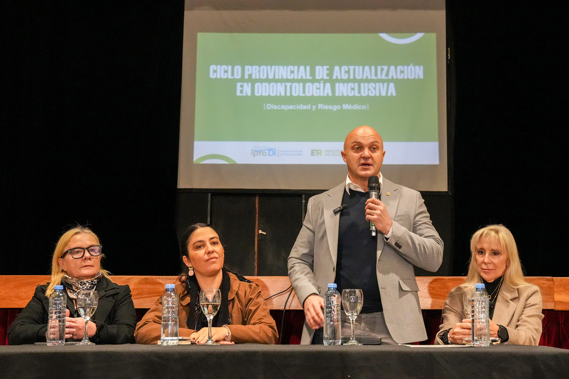 Imagen de noticia Salud e Iprodi iniciaron el ciclo Provincial de Actualización en Odontología Inclusiva