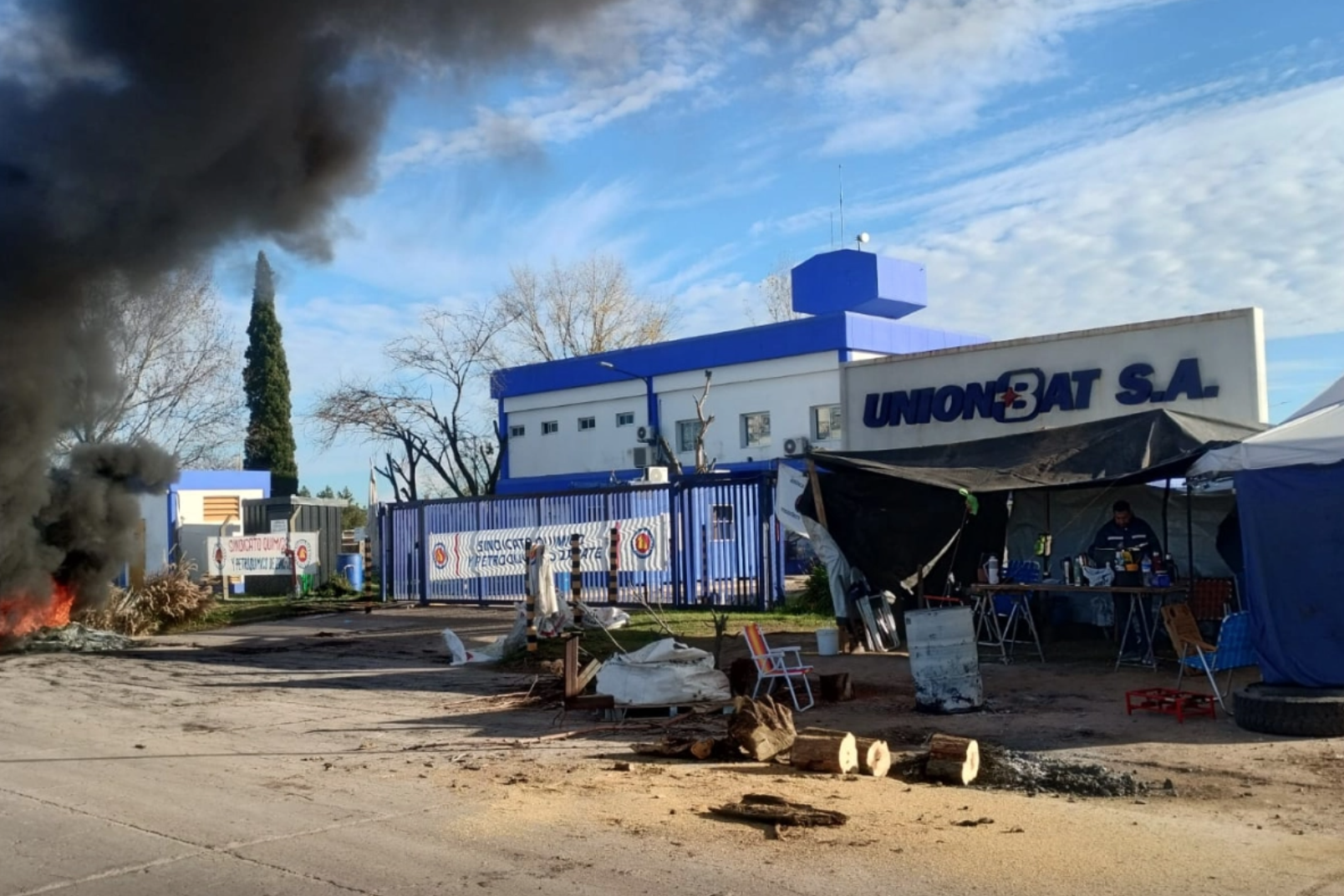 Imagen de noticia Denuncian que UnionBat incumplió la conciliación obligatoria y no permitió el ingreso de trabajadores