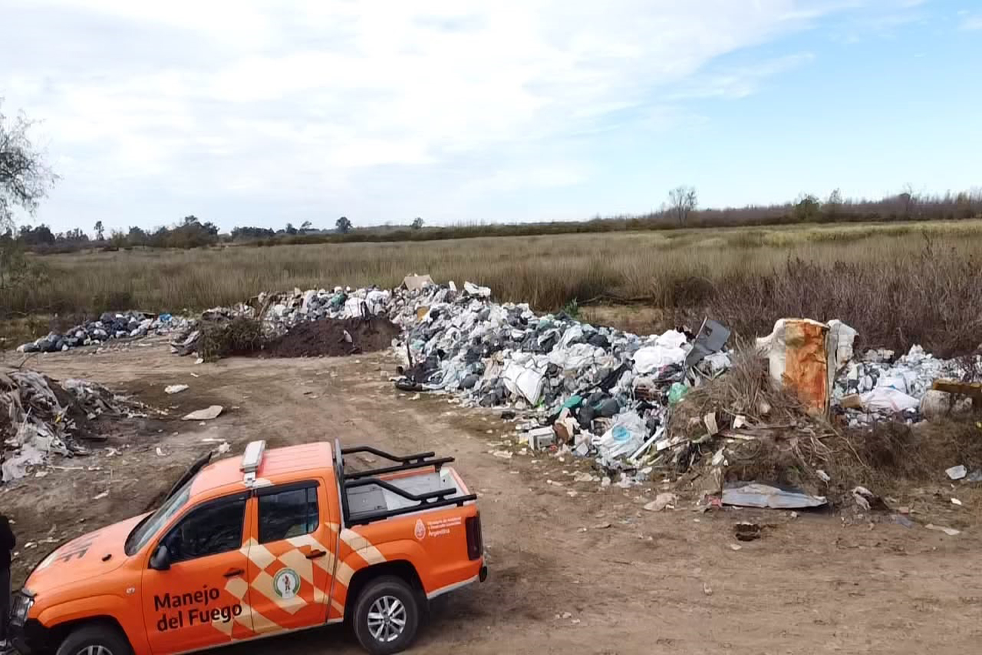 Imagen de noticia Ambiente dispuso el cese preventivo de un sitio de volcado de residuos en Villa Paranacito