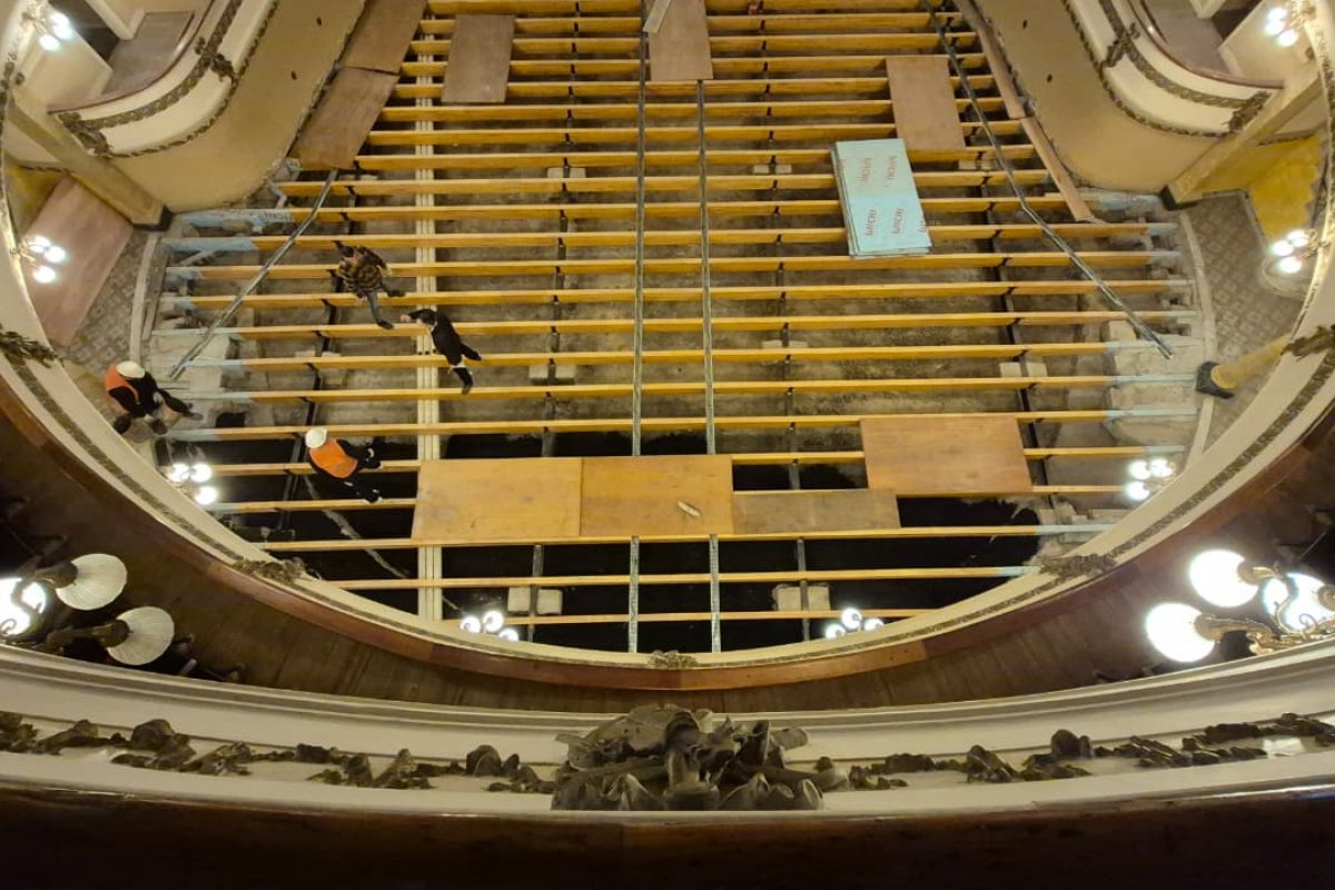 Imagen de noticia La restauración del Teatro Gualeguaychú entra en su etapa final con avances en el nuevo piso de la platea
