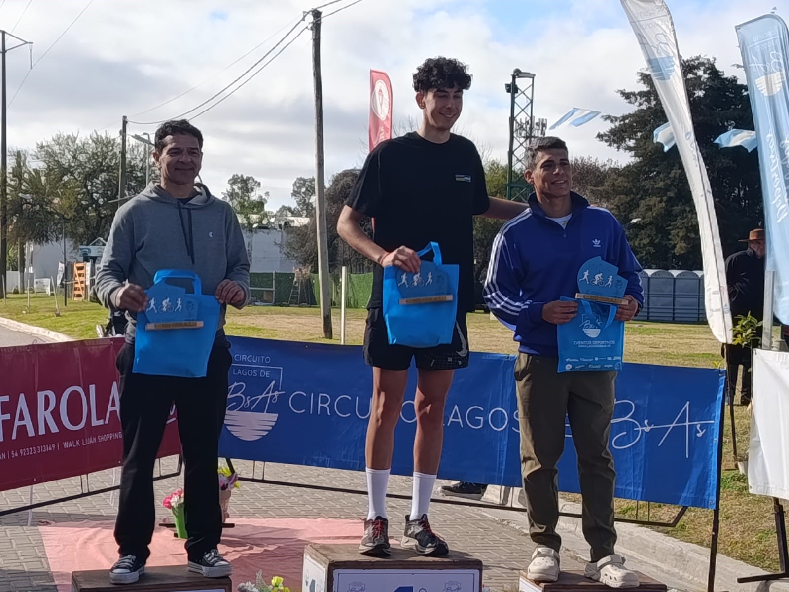 Imagen de noticia Cerca de 100 atletas participaron del Duatlón Lagos de Buenos Aires