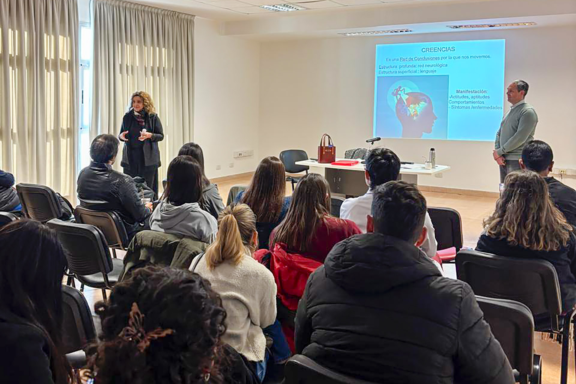 Imagen de noticia Cucaier capacitó a más de 300 trabajadores de salud en comunicación de situaciones críticas