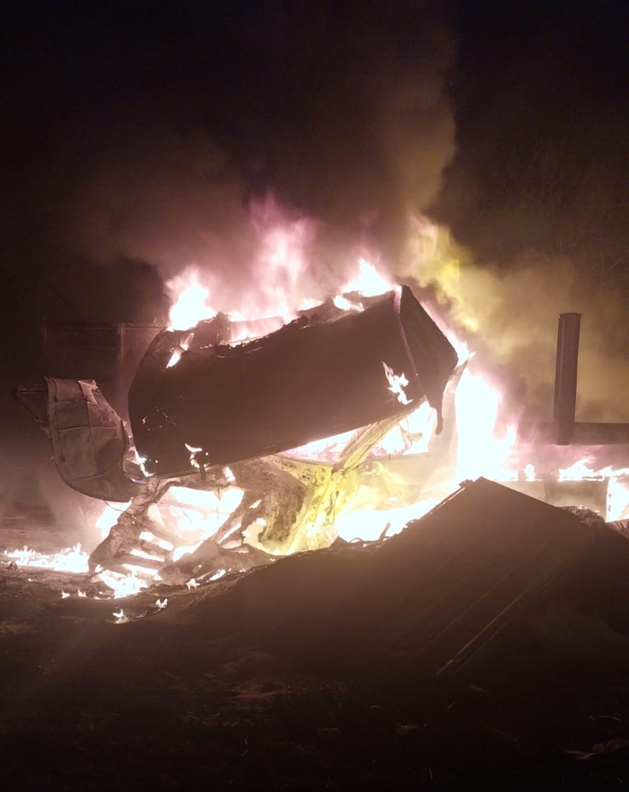 Imagen de noticia Murió un camionero tras precipitarse desde el puente Urquiza con una carga química
